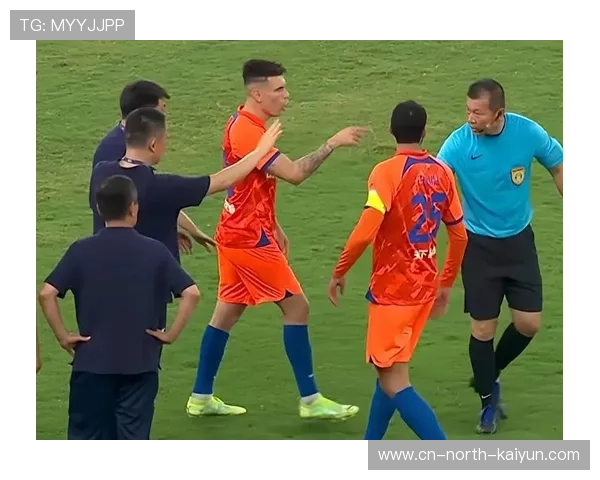 基恩禁区手球未判点球引争议 裁判判罚标准遭各界热议 基恩禁区手球未判点球引争议 裁判判罚标准遭各界热议